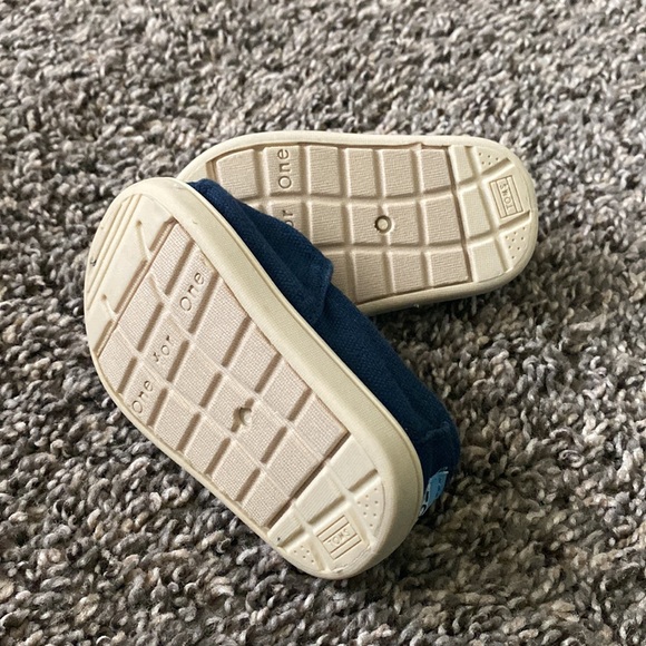 Toms - Picture 5 of 5